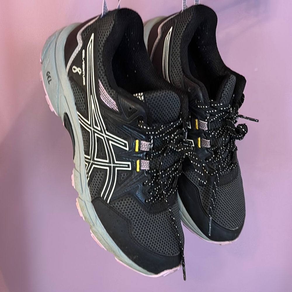 ASICS Women's Black and Gray Athletic Shoes